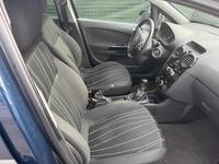 Usata Opel Corsa Edition 75 CV (55 kW) 2010 Nero Berlina