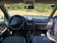Usata Renault Clio II 65 CV (47 kW) 2005 Blu Berlina