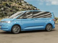 Usata VW Multivan Life 150 CV (110 kW) 2026 Medium blue metallizzato Monovolume