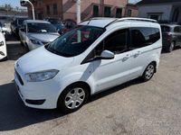 Usata Ford Tourneo Courier Titanium 95 CV (69 kW) 2017 Bianco Monovolume