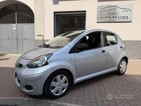 Usata Toyota Aygo Sol 69 CV (50 kW) 2010 Grigio Utilitaria