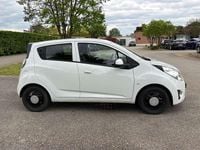 Begagnad Chevrolet Spark LS 68 HK (50 kW) 2012 Vit Halvkombi