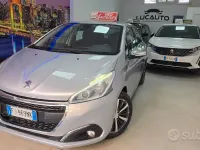 Usata Peugeot 208 Allure 100 CV (73 kW) 2017 Grigio Utilitaria