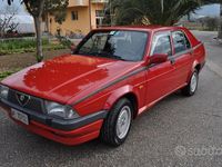 Usata Alfa Romeo 75 148 CV (108 kW) 1988 Rosso Berlina