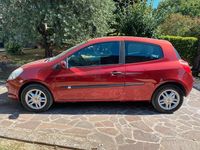 Usata Renault Clio II 75 CV (55 kW) 2005 Rosso Utilitaria