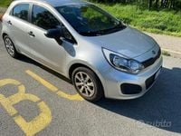 Usata Kia Rio 77 CV (56 kW) 2012 Grigio Berlina