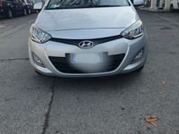 usata Hyundai i20 1.2 benzina ok neopatentati