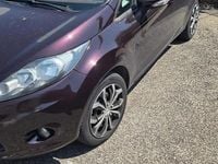 Usata Ford Fiesta 96 CV (70 kW) 2011 Rosso Utilitaria