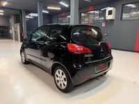 Usata Mitsubishi Colt Invite 95 CV (69 kW) 2005 Nero Berlina