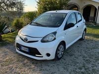 Usata Toyota Aygo Connect Style 67 CV (49 kW) 2014 Bianco Utilitaria