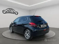 Usata Peugeot 208 Allure 75 CV (55 kW) 2018 Nero Utilitaria