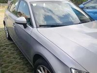 Usado Audi A3 Ambition 110 CV (80 kW) 2016 Gris Berlina