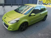 Usado Renault Clio II 75 CV (55 kW) 2009 Berlina