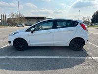 Usata Ford Fiesta 60 CV (44 kW) 2016 Bianco Utilitaria
