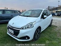 Usata Peugeot 208 Allure 82 CV (60 kW) 2017 Bianco Utilitaria