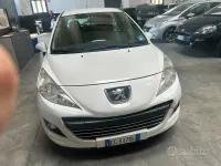 Usata Peugeot 207 68 CV (50 kW) 2011 Bianco Utilitaria