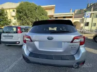 Usata Subaru Outback 150 CV (110 kW) 2016 Grigio Station wagon