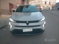 Usata Renault Captur Equilibre 100 CV (73 kW) 2024 Grigio SUV
