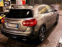 Usata Mercedes GLA200 AMG 136 CV (100 kW) 2015 Grigio SUV