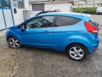 Usata Ford Fiesta 90 CV (66 kW) 2011 Blu Utilitaria