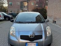 Usata Toyota Yaris 87 CV (63 kW) 2006 Grigio Utilitaria