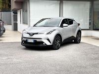 Usata Toyota C-HR 98 CV (72 kW) 2017 Argento SUV