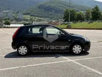 Usata Ford Fiesta Ghia 75 CV (55 kW) 2007 Nero Utilitaria