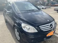Usata Mercedes B180 109 CV (80 kW) 2008 Nero Monovolume