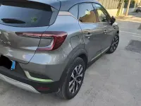 Usata Renault Captur Techno 101 CV (74 kW) 2024 Grigio SUV