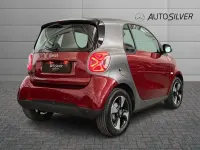 Usata Smart ForTwo Coupé Passion 41 kW (56 CV) 2022 Rosso / metallizzato Utilitaria