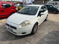 Usata Fiat Grande Punto 75 CV (55 kW) 2008 Bianco Utilitaria
