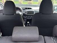 Usata Toyota Yaris Sol 65 CV (47 kW) 2013 Bianco Utilitaria