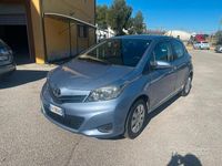 Usata Toyota Yaris Lounge 69 CV (50 kW) 2011 Blu Utilitaria