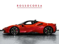 Usata Ferrari SF90 999 CV (734 kW) 2022 Rosso corsa Coupé