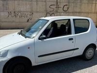 Usata Fiat 600 54 CV (39 kW) 1999 Bianco Berlina