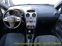 Używany Opel Corsa 84 KM (61 kW) 2011 Srebrny Hatchback