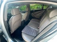 Usata VW Passat 140 CV (102 kW) 2005 Grigio Berlina