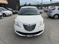 Usata Lancia Ypsilon 75 CV (55 kW) 2011 Argento Utilitaria