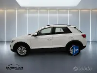 Usata VW T-Roc Life 110 CV (80 kW) 2023 Bianco SUV