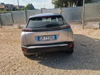 Usata Peugeot 2008 Allure 101 CV (74 kW) 2023 Grigio SUV