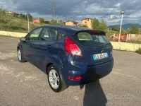 Usata Ford Fiesta Titanium 95 CV (69 kW) 2015 Blu Utilitaria