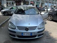 Usado VW Golf V 116 CV (85 kW) 2007 Gris Berlina