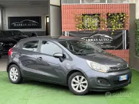 Usata Kia Rio Active 85 CV (62 kW) 2014 Grigio Berlina