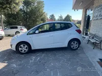 Usata Kia Venga 90 CV (66 kW) 2013 Bianco Utilitaria
