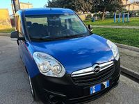 Usata Opel Combo 105 CV (77 kW) 2018 Blu Monovolume