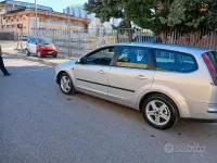 Usata Ford Focus 90 CV (66 kW) 2006 Grigio Station wagon