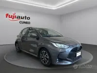 Gebraucht Toyota Yaris Hybrid Trend 116 PS (85 kW) 2022 Grau Kleinwagen