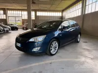 Gebraucht Opel Astra Cosmo 140 PS (102 kW) 2011 Blau Kombi