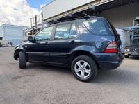 Usata Mercedes ML270 163 CV (119 kW) 2001 Blu/azzurro SUV