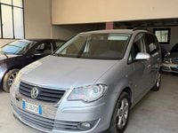 Usata VW Touran Conceptline 149 CV (109 kW) 2009 Grigio Monovolume